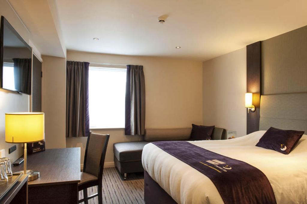 Premier Inn Harlow Room photo