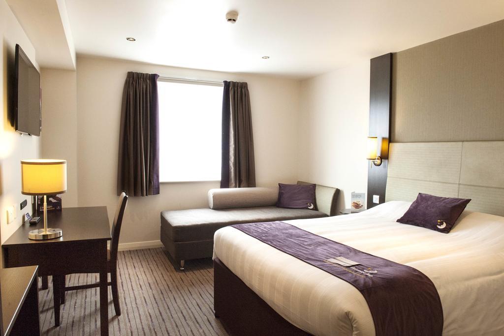 Premier Inn Harlow Room photo