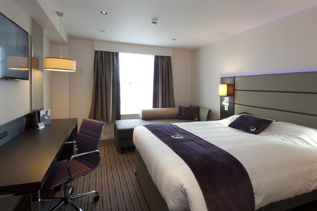 Premier Inn Harlow Exterior photo