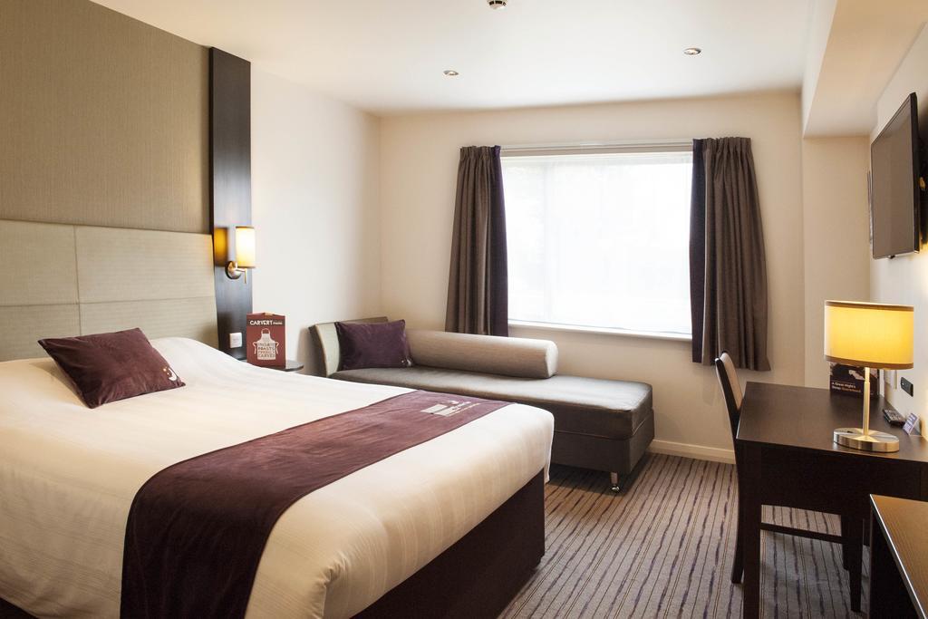 Premier Inn Harlow Exterior photo