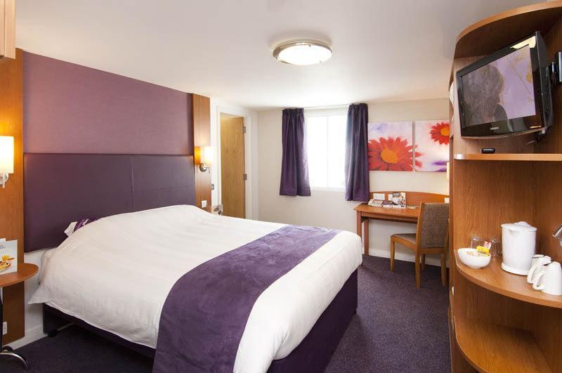Premier Inn Harlow Exterior photo
