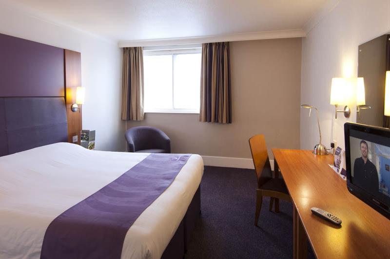 Premier Inn Harlow Exterior photo