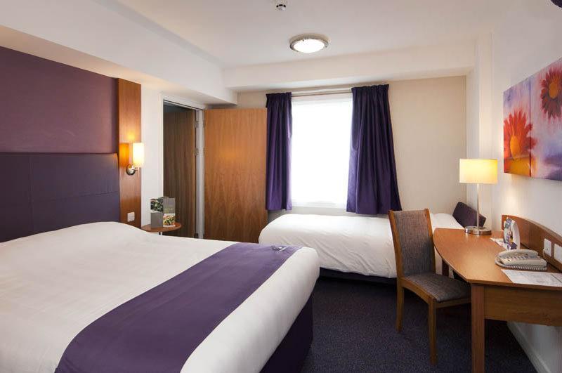 Premier Inn Harlow Exterior photo