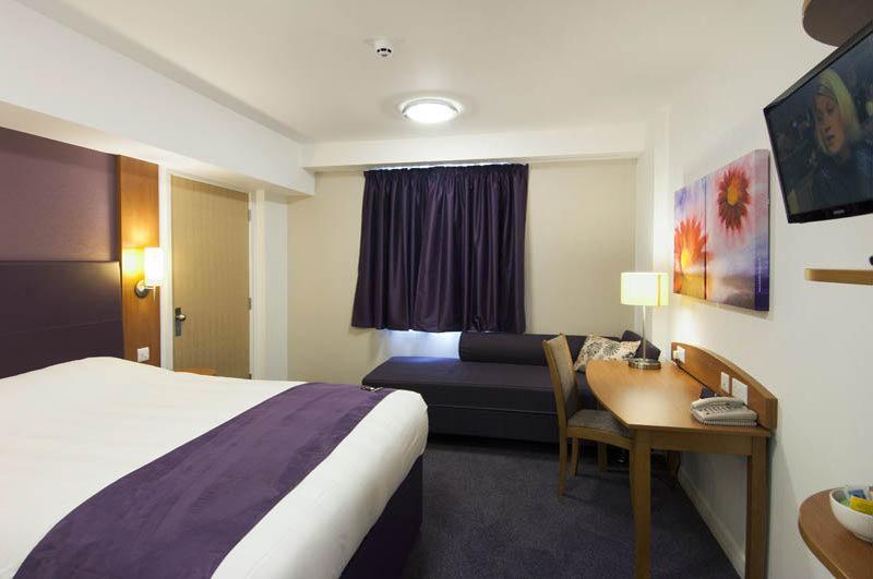 Premier Inn Harlow Exterior photo